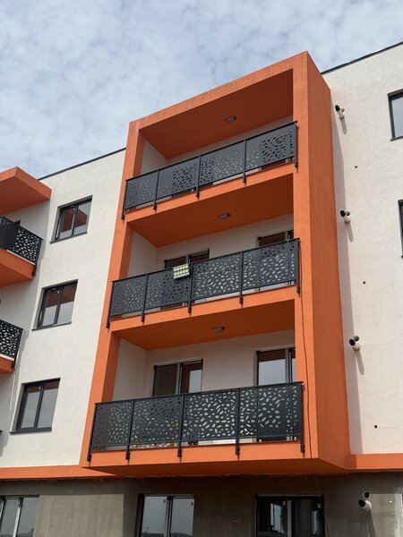 Dobroesti, Cristal Houses,